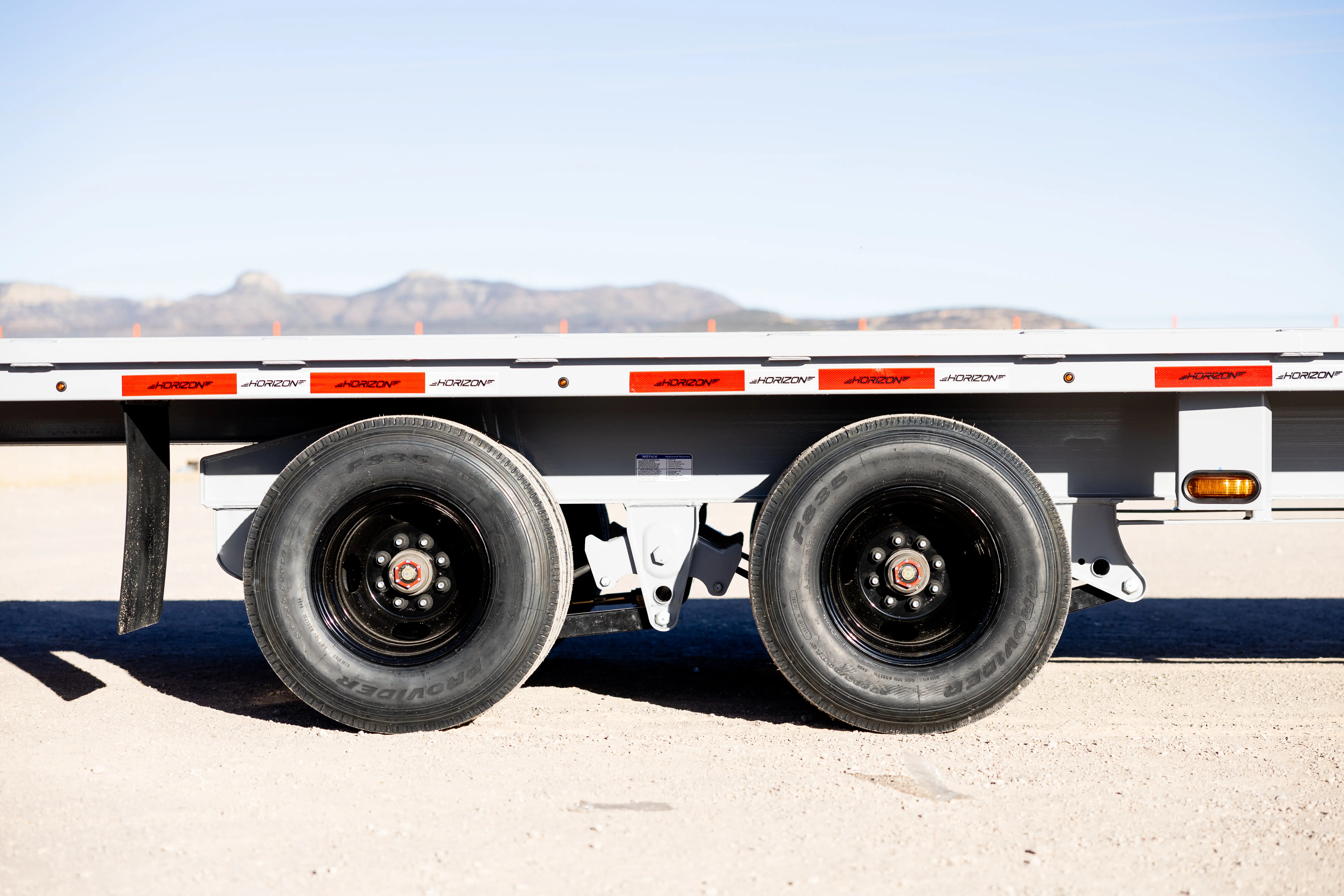 horizon trailers img